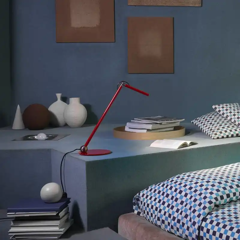 Oluce LED tafellamp Calamaio, rood, metaal, hoogte 37 cm Must-Have