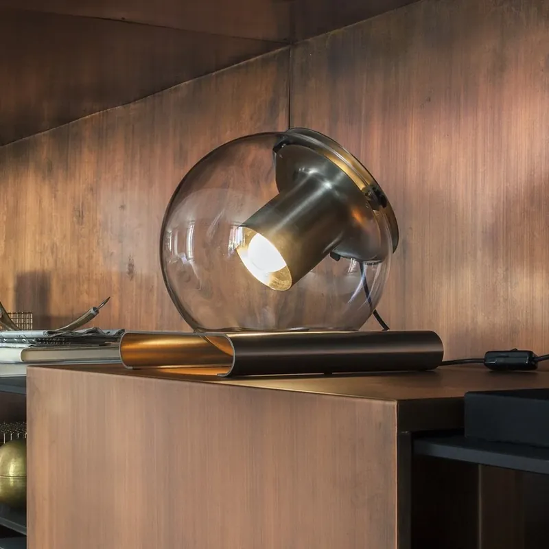 Fabrieksprijs Oluce tafellamp The Globe, goudkleurig/brons, glas