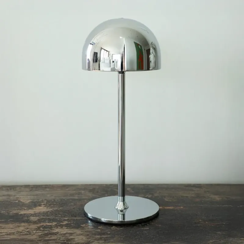 Flitsaanbieding LED tafellamp op batterijen Tim, chroomkleurig, hoogte 30 cm, IP54