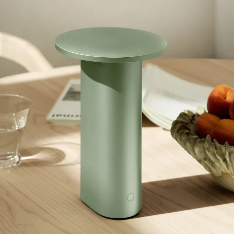 Betrouwbaar Fritz Hansen LED tafellamp op batterijen Solae, groen, aluminium, IP44