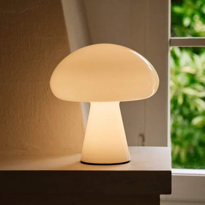 Gubi LED tafellamp Obello op batterijen, parelwit, IP44, glas Laatste Versie