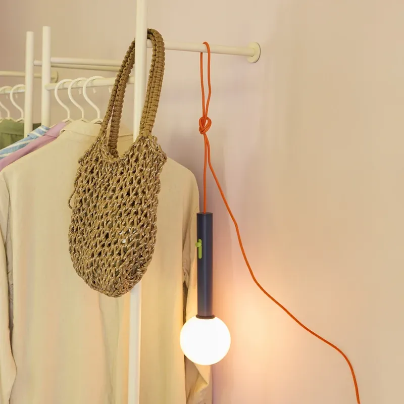 Betrouwbaar LED wandlamp Talk, blauw/oranje, lengte 30 cm, ijzer/glas