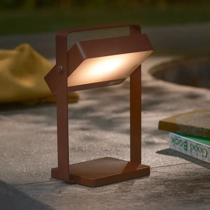 Saulio LED tafellamp op zonne-energie, bruin, IP44, aluminium, USB, accu Goedkoop