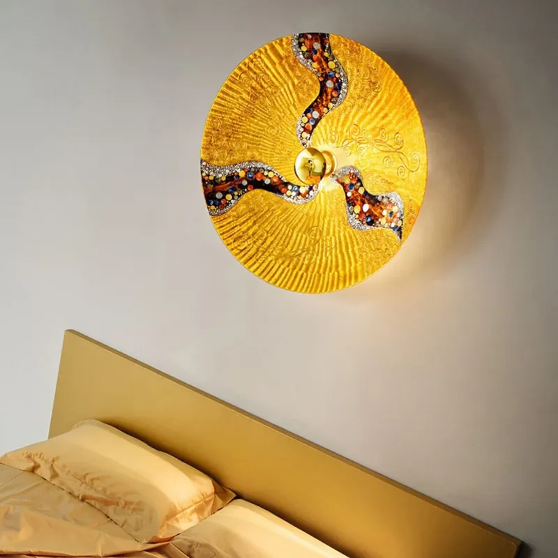 KOLARZ Luna Kiss goud wandlamp, 24 kt, Ø 62 cm Betaalbaar