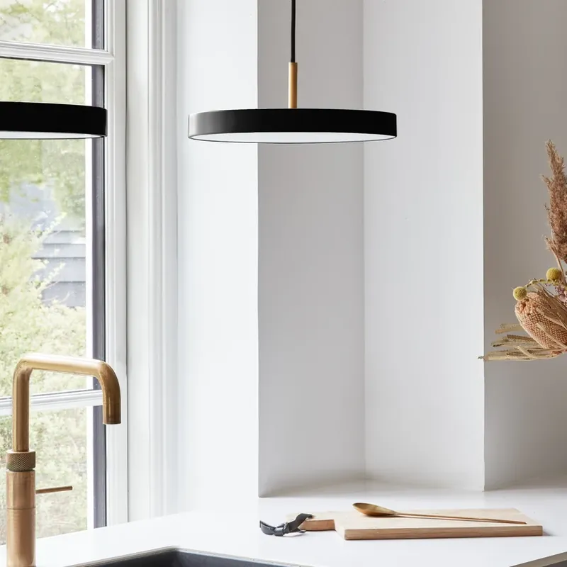 UMAGE Asteria mini hanglamp messing zwart Merkproduct