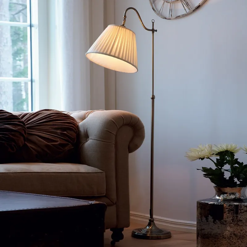 Antieke vloerlamp Charleston oud messing Seizoensaanbieding