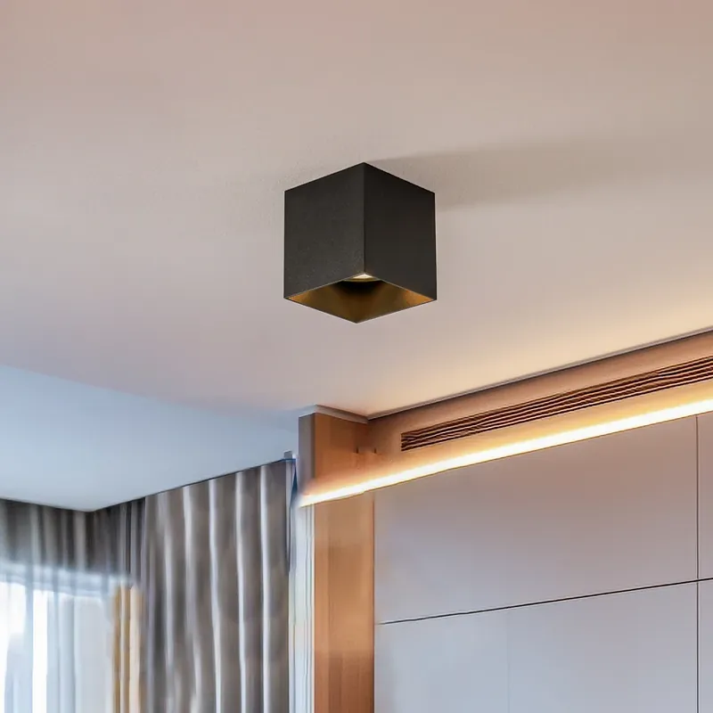 Downlight Cobble in hoekige vorm, zwart Op = Op
