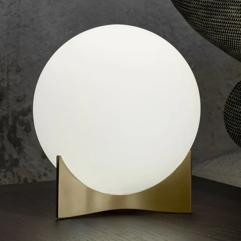 Terzani tafellamp Oscar, messingkleurig, Ø 20 cm, opaalglas Laatste Kans