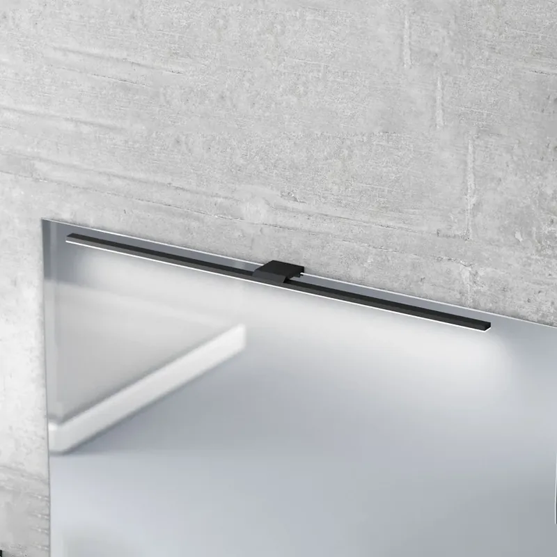 Koopje LED spiegellamp Triga IP44 zwart 80cm, 3.000K